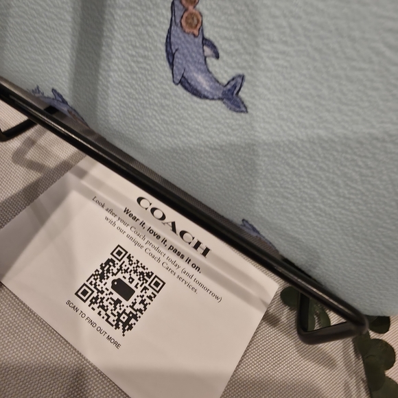 Coach Blue Dolphin Wristlet NWT - Picture 3 of 4